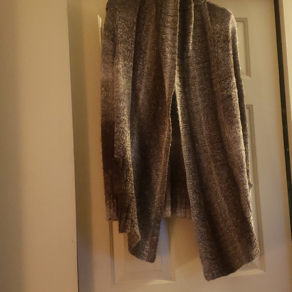Sweater - Picture 1 of 1